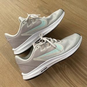 NIKE DOWNSHIFTER RUNNING SHOES